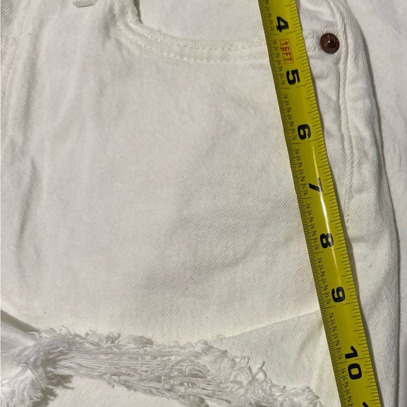 Levi's White Jean Shorts Distressed Raw-Edge - Picture 3 of 12